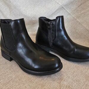 Women's Chelsea Black Boots, Size 8.5